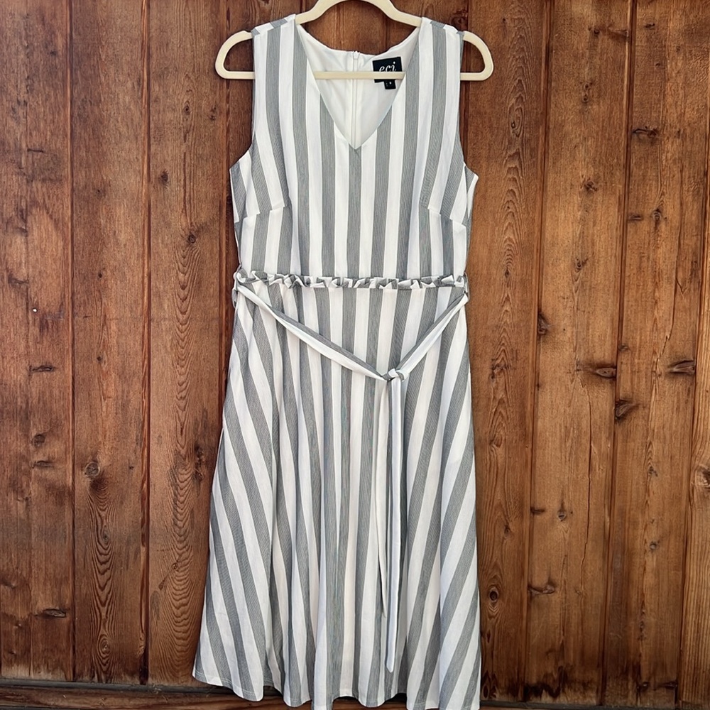☀️ECI New York • Fit and Flare Striped Midi Dress Size 8 - Picture 3 of 10